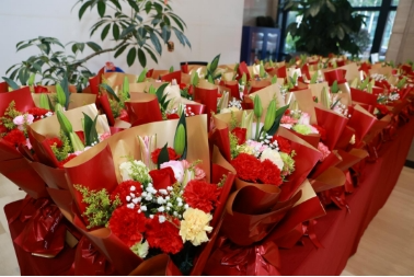 彩民心声丨“万朵鲜花”致敬福彩“雷锋”，他们用方寸驿站温暖一座城